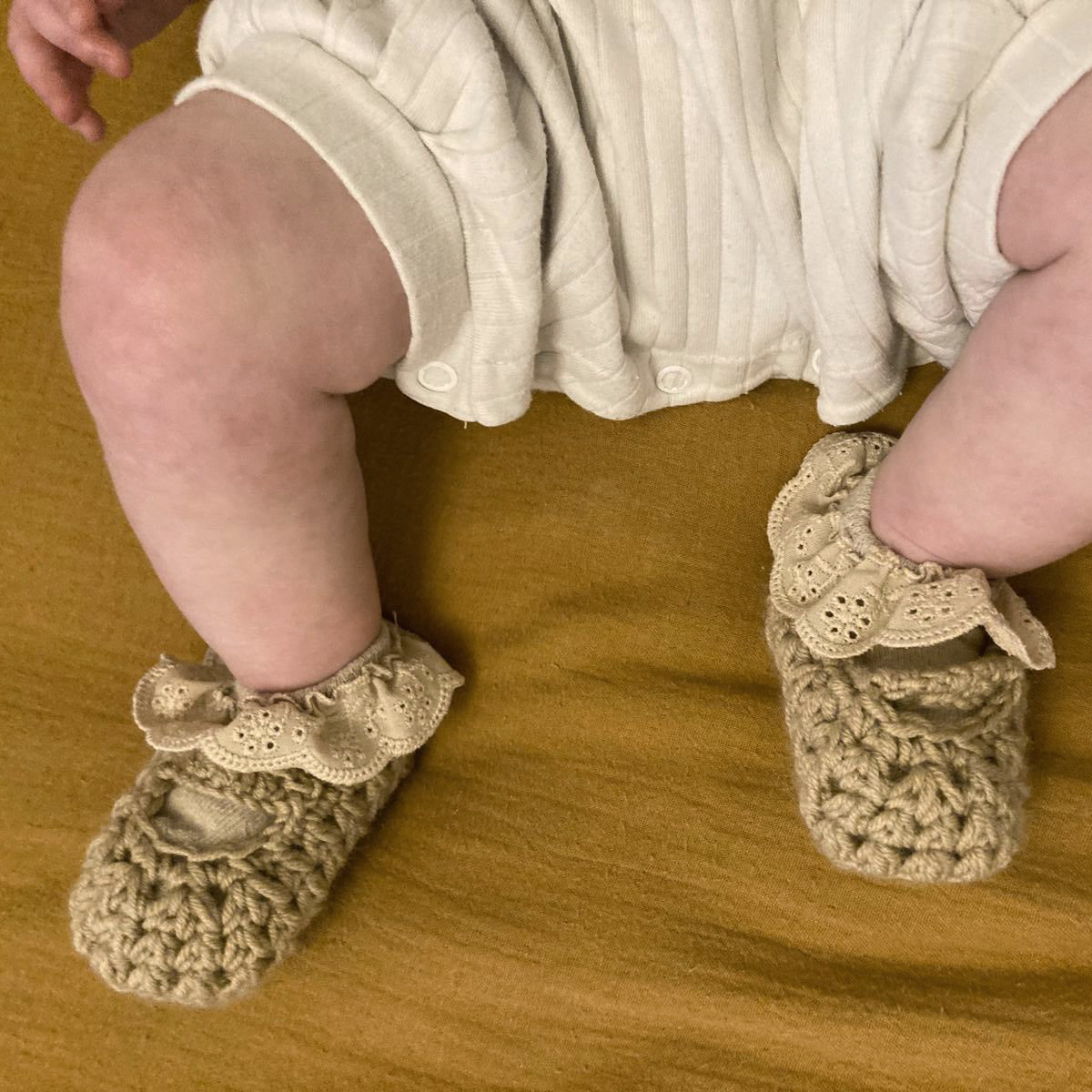 Kit Crochet Layette - Chaussons "Youpi"
