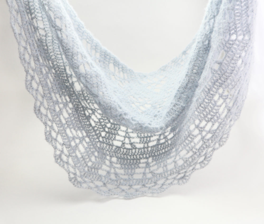 Kit crochet châle Un jour à Paris - coloris bleu - Un crochet par ici