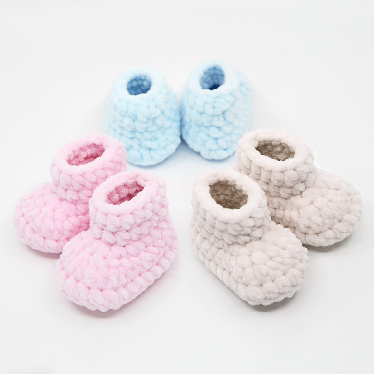 Kit crochet Layette - Chaussons "Softy" - gamme de trois couleurs - Un crochet par ici