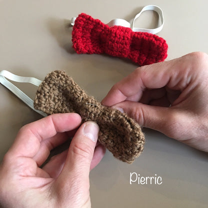 Cours de crochet à Paris - élève en atelier homme - Un crochet par ici