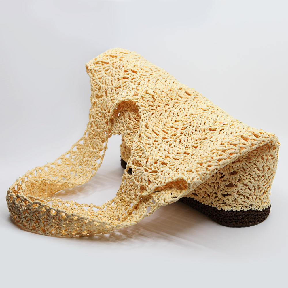Kit crochet Cabas Raphia - vue debout - Un crochet par ici