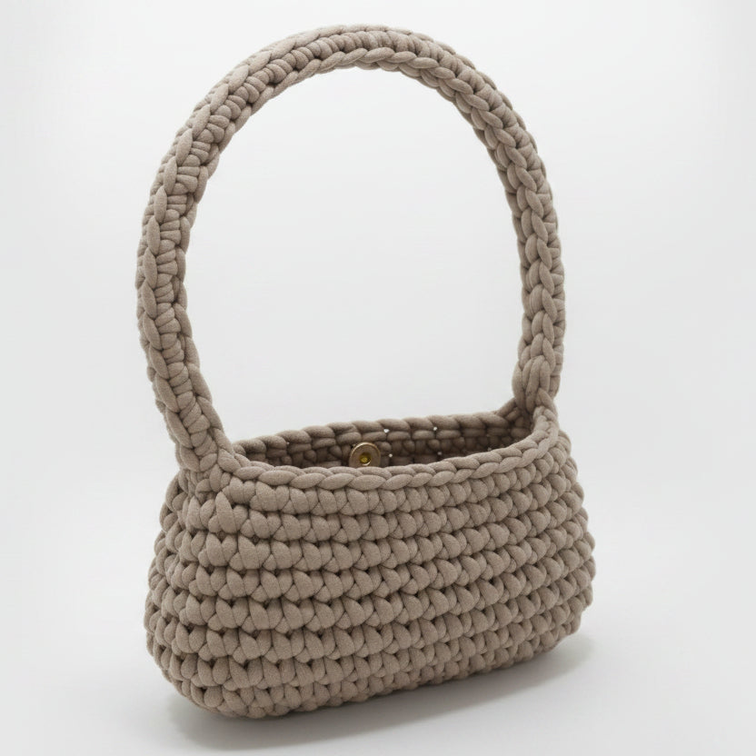 Sac baguette viennoise, une création à crocheter de la marque Un crochet par ici