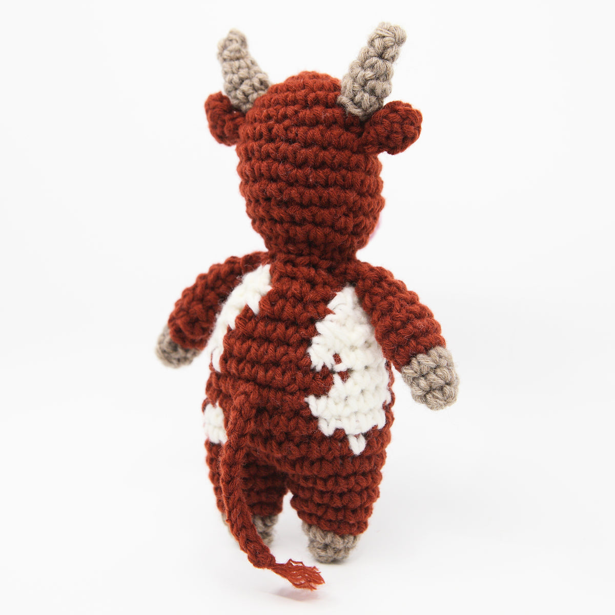 Kit crochet animaux de la ferme - vache - vue de dos - Un crochet par ici